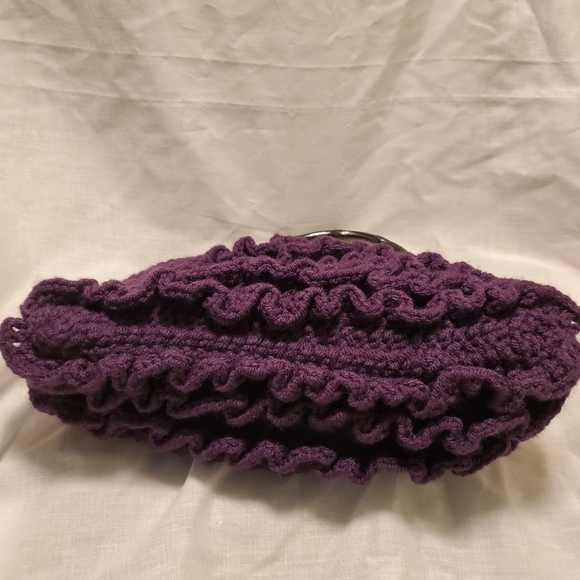 Beautiful Handmade Purple Ruffled Crocheted Handbag Purse Red Lining Grannycore - Picture 2 of 8